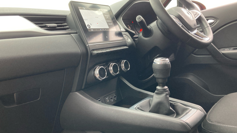 Renault Captur 1.3 TCE 140 Iconic 5dr Petrol Hatchback